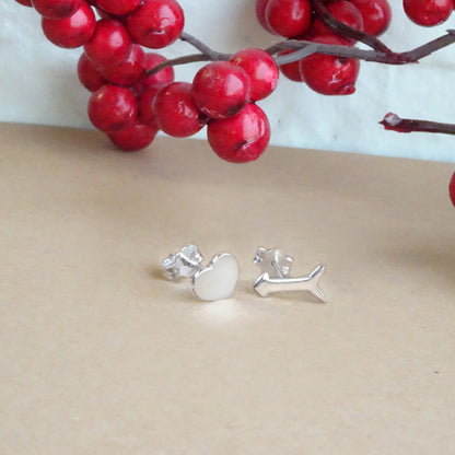 Boucles d'oreilles à tige en argent sterling avec cœur et flèche