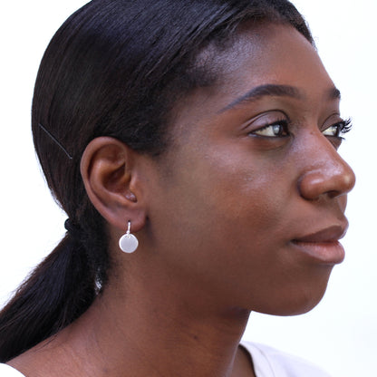 Boucles d'oreilles pendantes en argent sterling avec disque rond