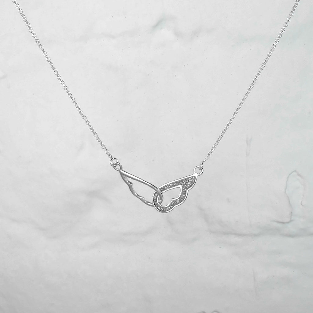 Collier ailes d'ange entrelacées en argent sterling