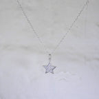 Collier avec pendentif étoile givrée en argent sterling