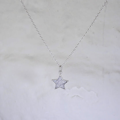 Collier avec pendentif étoile givrée en argent sterling