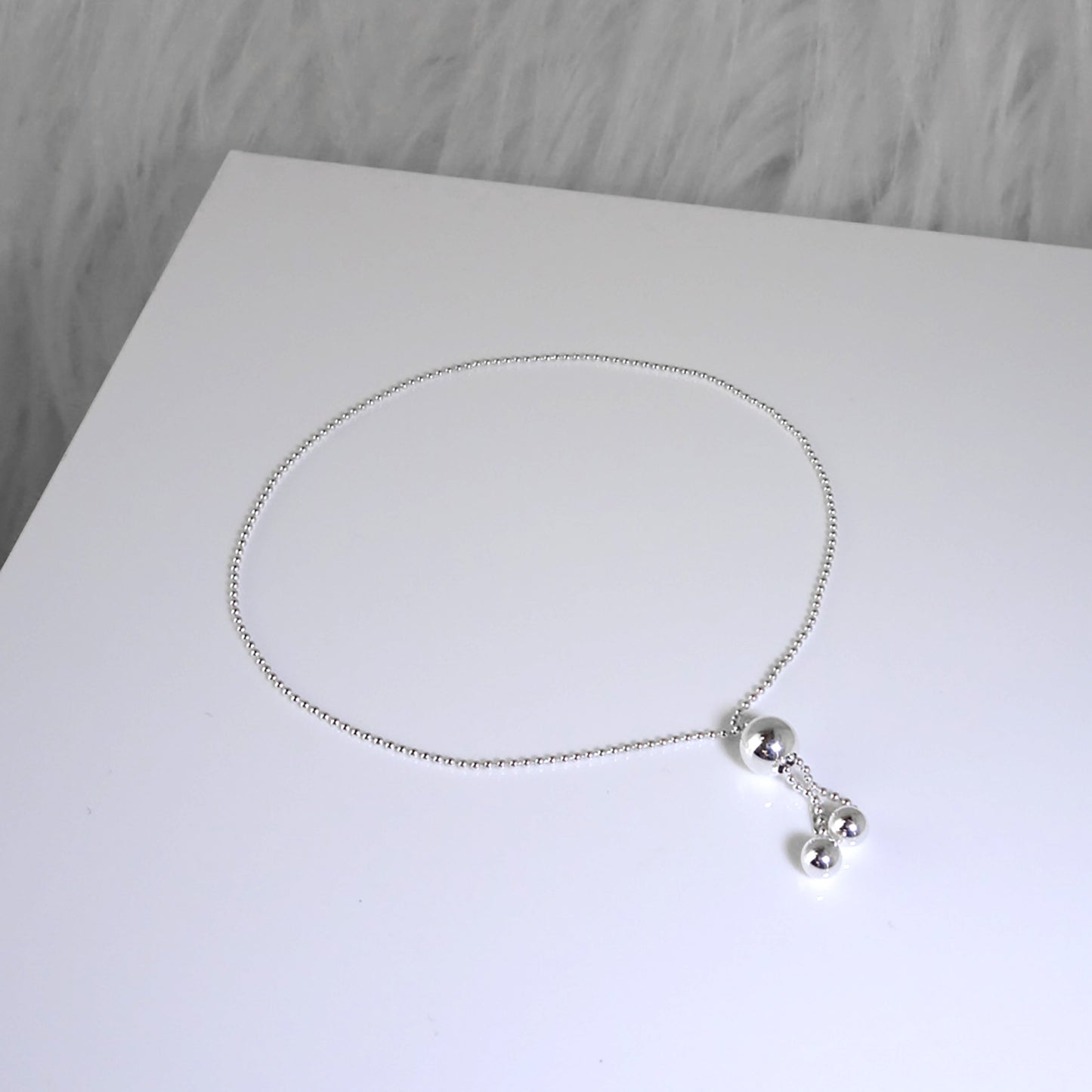 Bracelet réglable en argent sterling avec chaîne perlée et fermoir à boule coulissant
