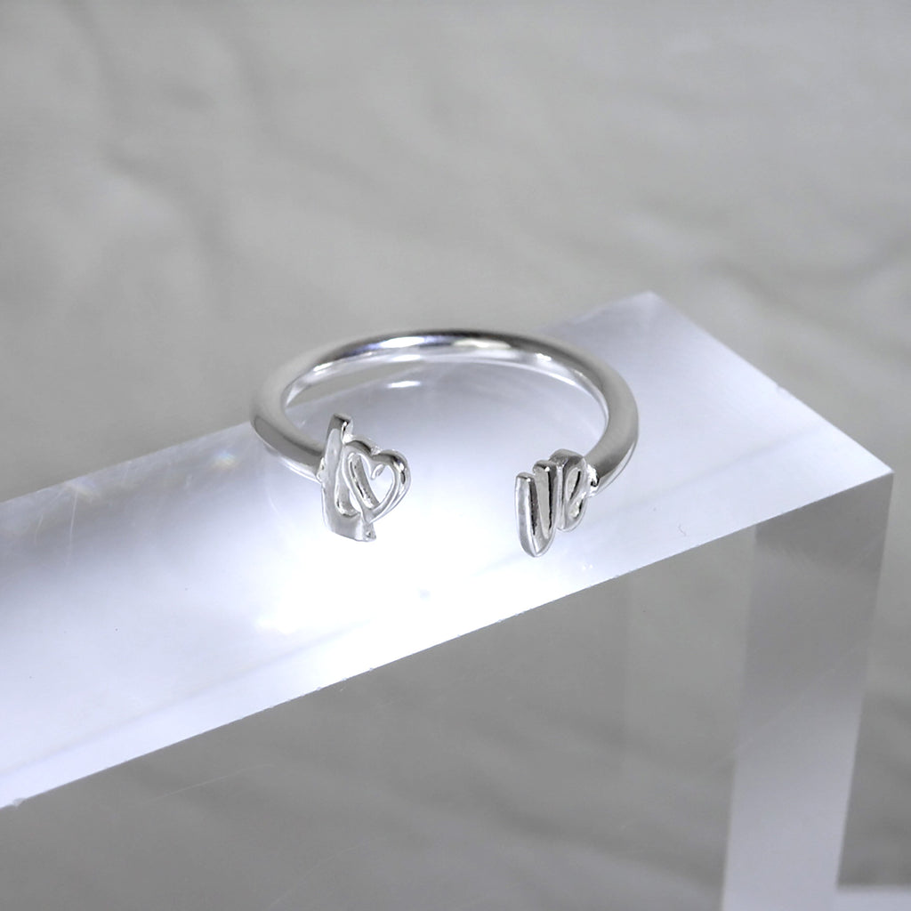 Bague ajustable ouverte LOVE en argent sterling