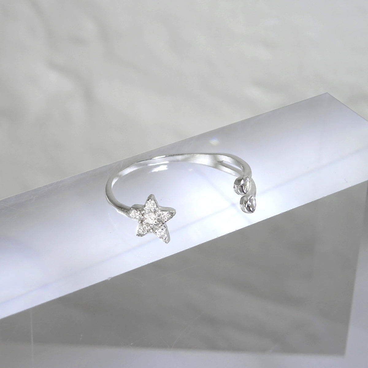 Bague ouverte réglable en argent sterling avec zircone cubique transparent