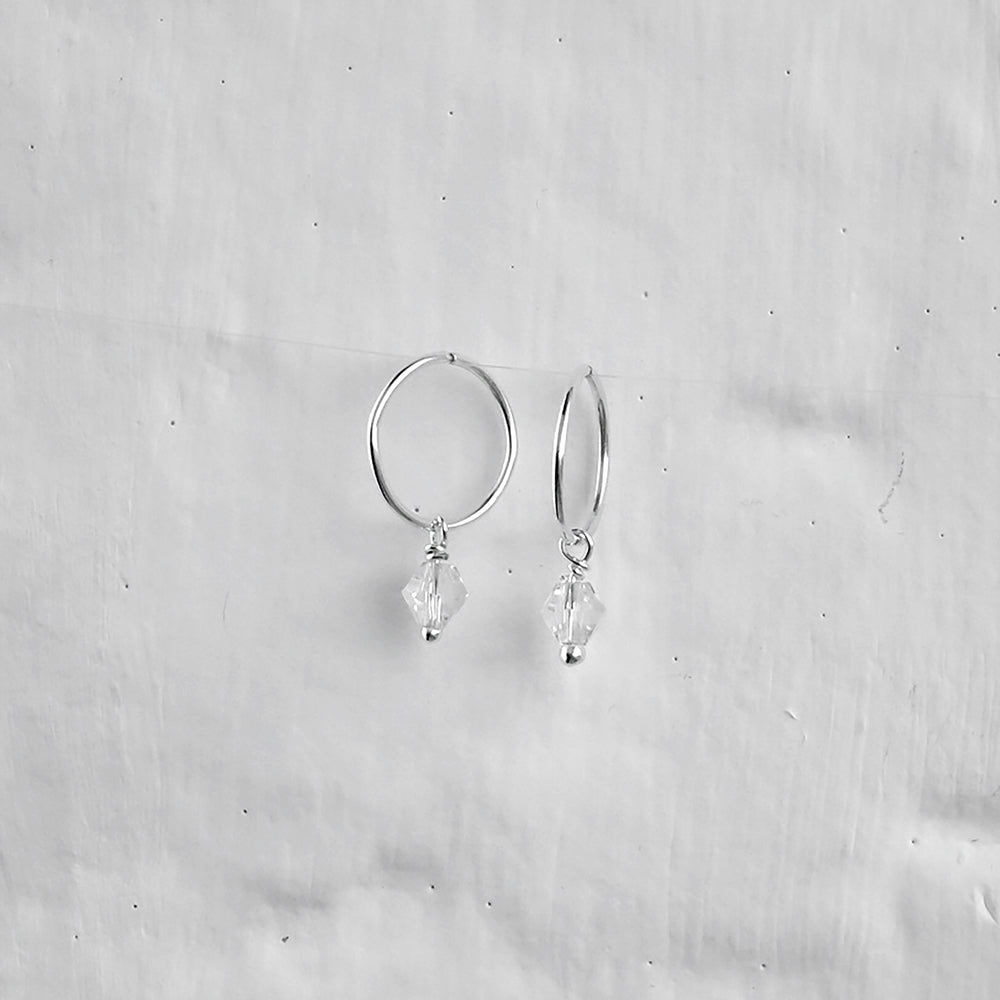 Boucles d'oreilles créoles en argent sterling avec zircones cubiques transparents de 12 mm