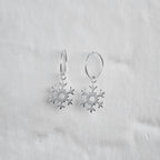 Boucles d'oreilles créoles en argent sterling avec breloque flocon de neige de 12 mm