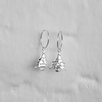 Boucles d'oreilles créoles en argent sterling avec breloque sapin de Noël de 12 mm