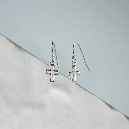 Boucles d'oreilles en argent sterling avec breloque en forme de croix et hameçon