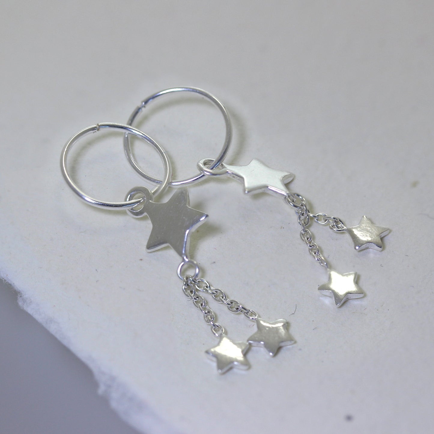 Boucles d'oreilles créoles à breloques multi-étoiles en argent sterling de 12 mm