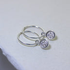 Boucles d'oreilles créoles rondes en argent sterling avec zircones cubiques transparents de 12 mm