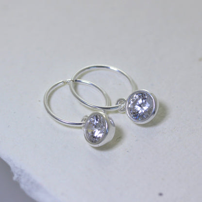 Boucles d'oreilles créoles en argent sterling avec cristaux transparents de 12 mm