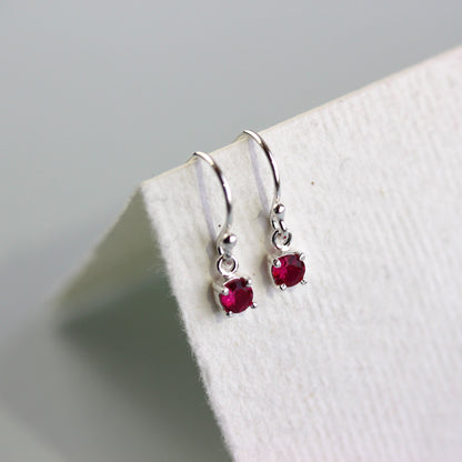 Boucles d'oreilles pendantes en argent sterling avec rubis et zircone cubique, pierre de naissance de juillet