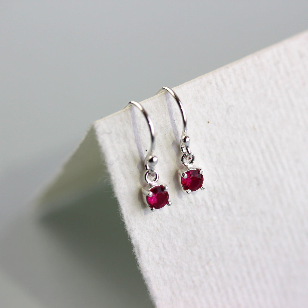 Boucles d'oreilles pendantes en argent sterling avec rubis et zircone cubique, pierre de naissance de juillet