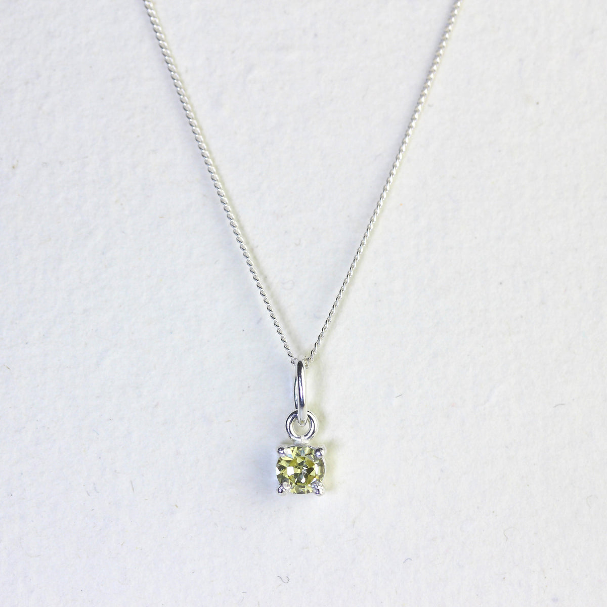 Collier en argent sterling avec péridot et pierre de naissance d'août - 35,5 à 81,3 cm