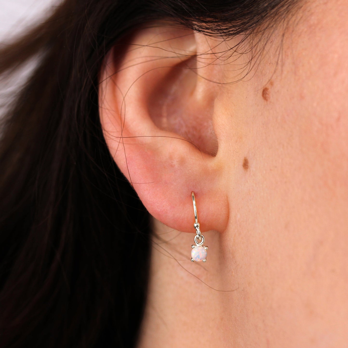 Boucles d'oreilles pendantes en argent sterling avec opale et pierre de naissance d'octobre