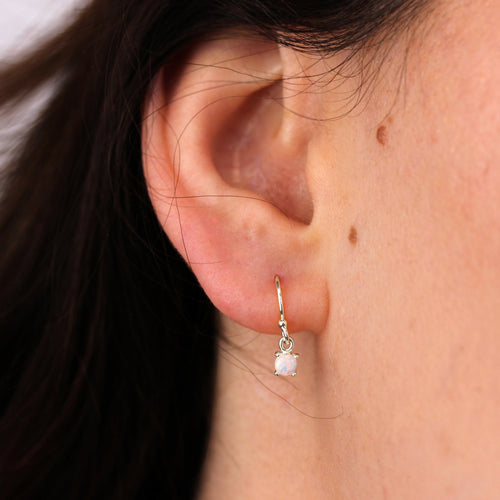 Boucles d'oreilles pendantes en argent sterling avec opale et pierre de naissance d'octobre