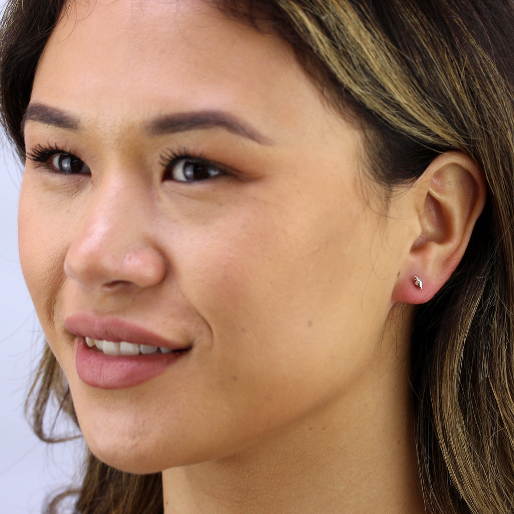 Puces d'oreilles petits coquillages en argent sterling