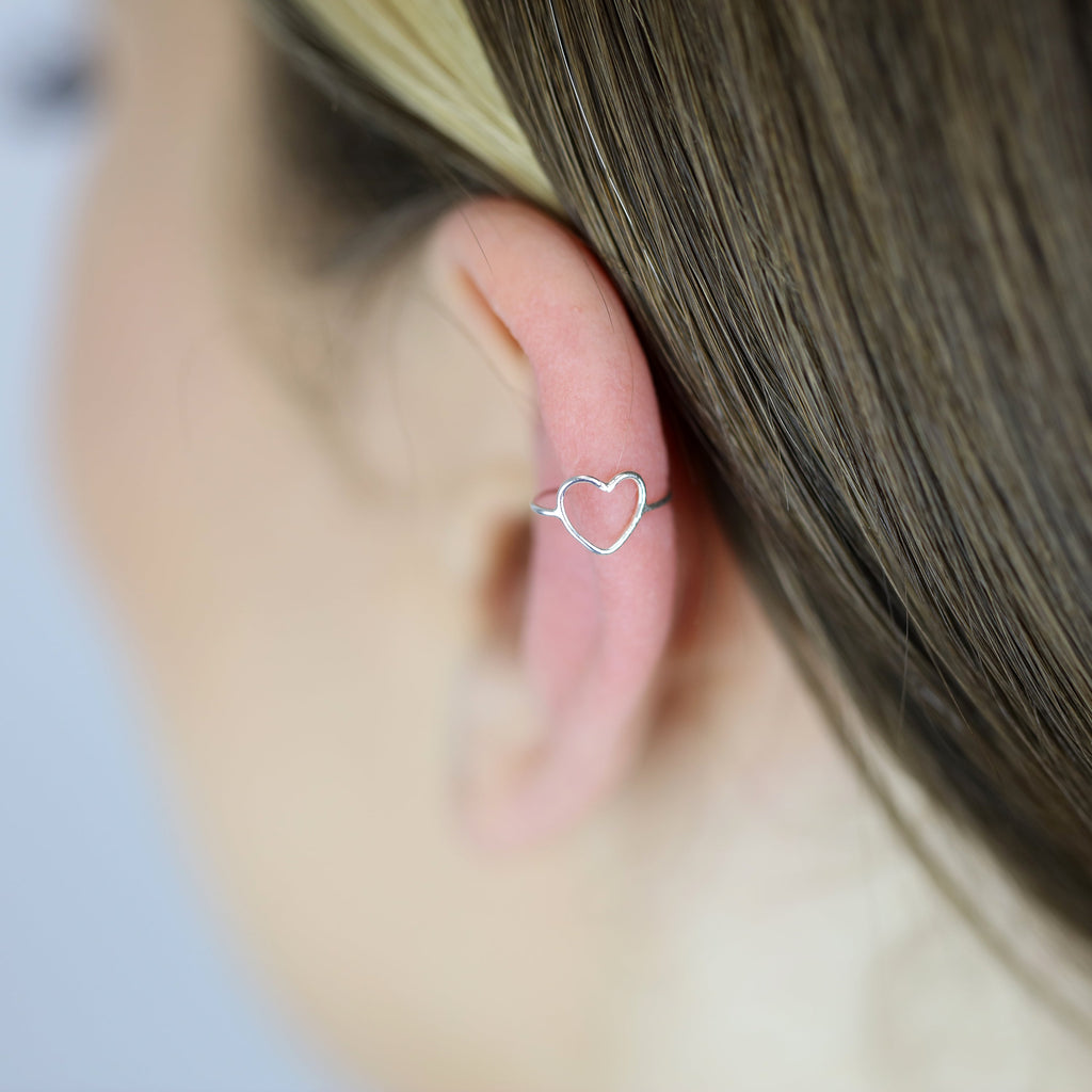 Boucle d'oreille simple en argent sterling avec cœur ouvert