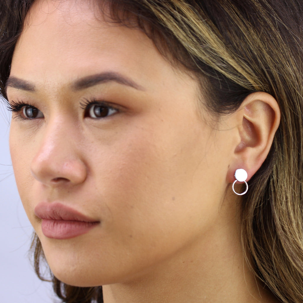 Boucles d'oreilles à tige en argent sterling avec double cercle Karma