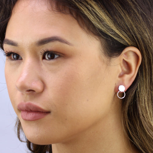 Boucles d'oreilles à tige en argent sterling avec double cercle Karma