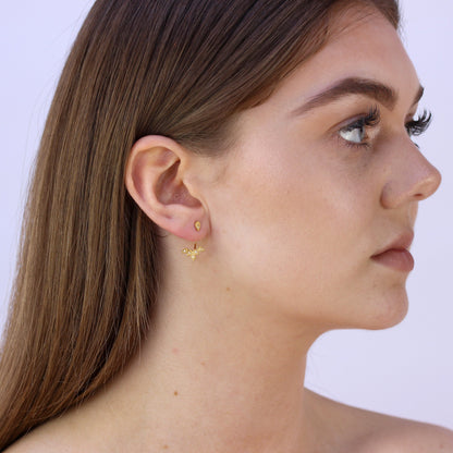Boucles d'oreilles à tige en argent sterling plaqué or avec feuilles et zircones cubiques