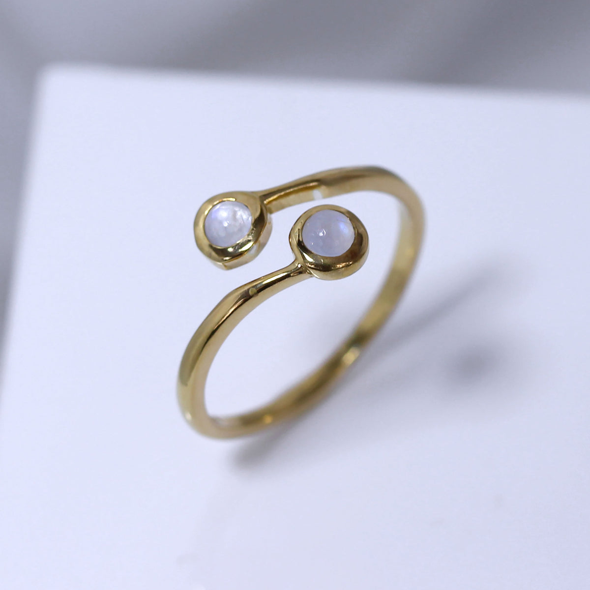 Bague ajustable en argent sterling plaqué or et pierre de lune