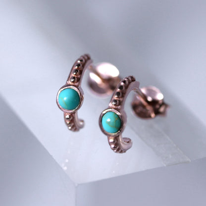 Boucles d'oreilles à tige en argent sterling plaqué or rose et fausse turquoise