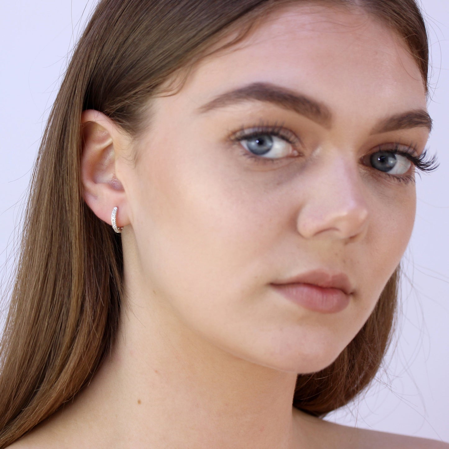 Boucles d'oreilles créoles à charnière en argent sterling et zircone cubique de 12 mm
