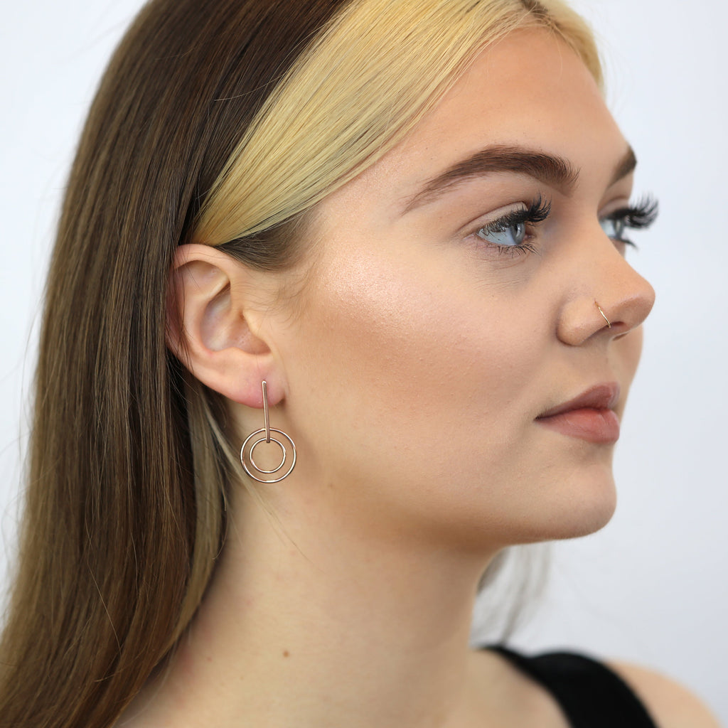 Boucles d'oreilles pendantes en argent sterling plaqué or rose avec barre et cercles