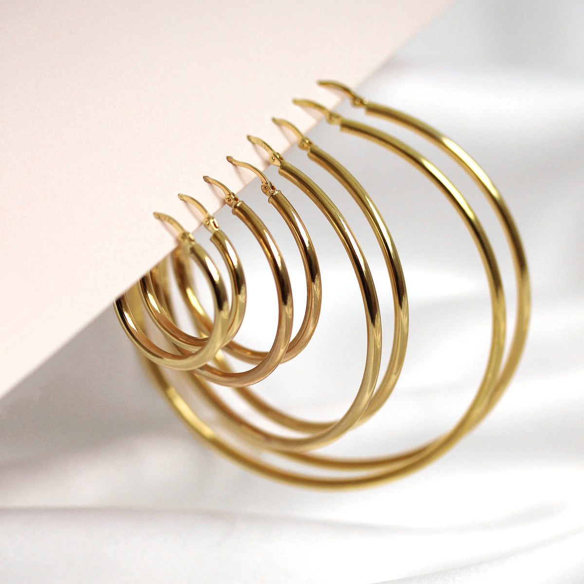 Boucles d'oreilles créoles légères à charnière en or 9 carats de 10 mm à 70 mm
