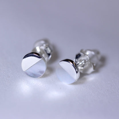 Boucles d'oreilles rondes en argent sterling et nacre fendue