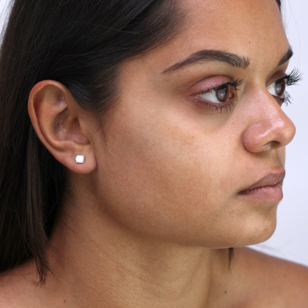 Boucles d'oreilles à tige en argent sterling avec dôme en nacre