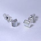 Boucles d'oreilles à tige en argent sterling avec dôme en nacre