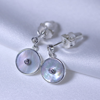 Boucles d'oreilles pendantes rondes en argent sterling, nacre et zircone cubique