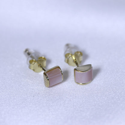 Boucles d'oreilles à tige en argent sterling plaqué or avec nacre bombée
