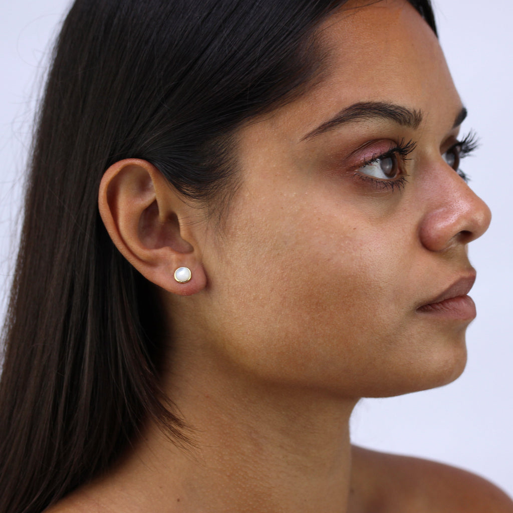 Boucles d'oreilles rondes en argent sterling plaqué or et nacre