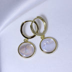 Boucles d'oreilles créoles rondes en argent sterling plaqué or avec breloques en nacre