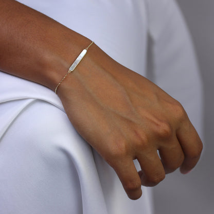Bracelet réglable en argent sterling plaqué or avec barre en nacre