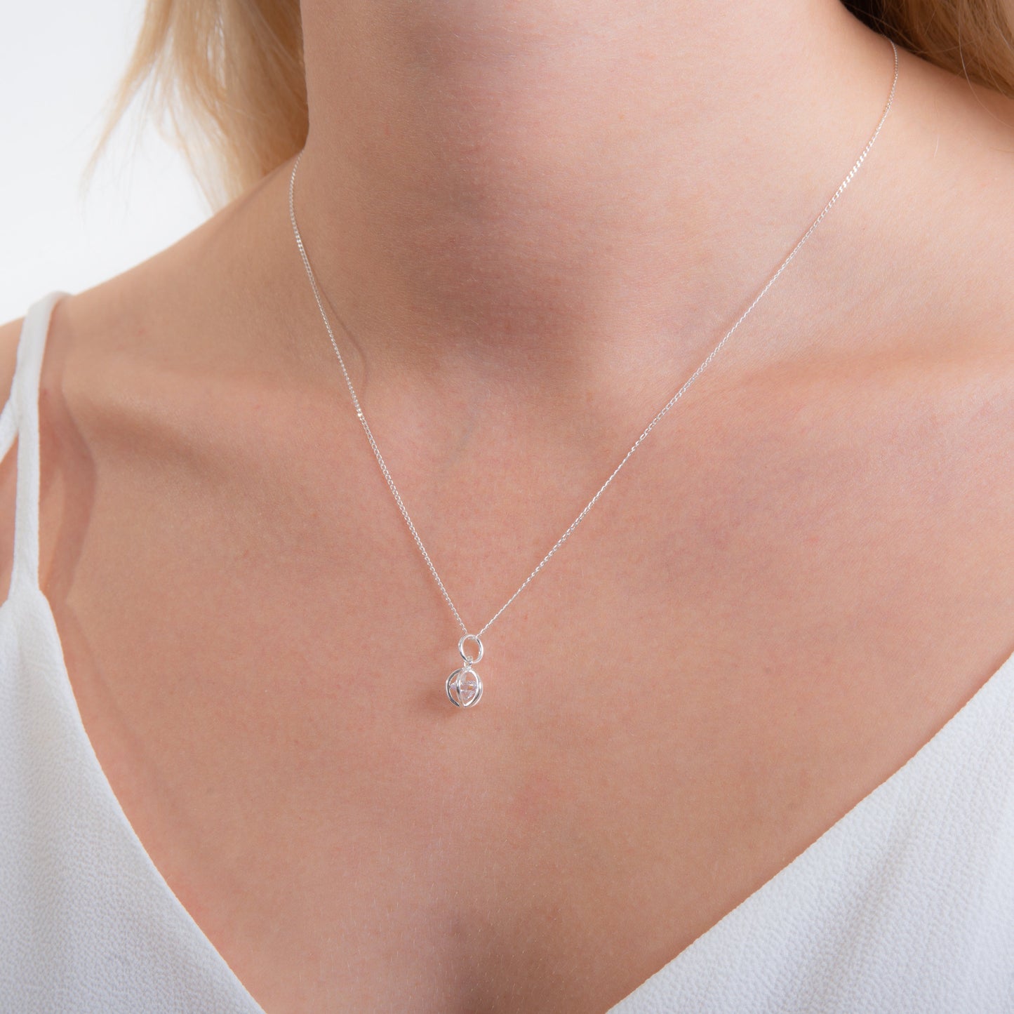 Collier boule ouverte en argent sterling et cristal CZ 14 - 22