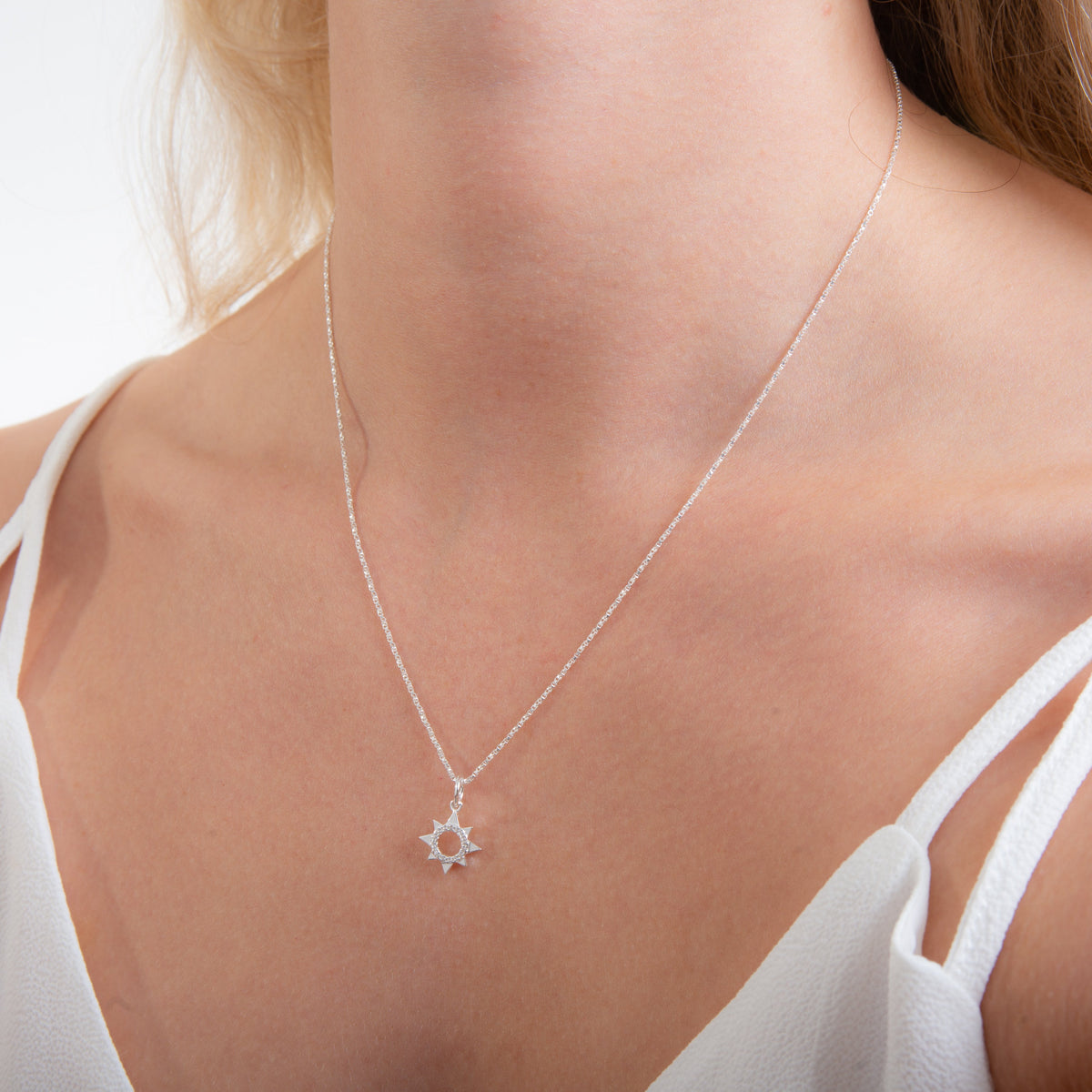 Collier soleil ouvert en argent sterling et zircone cubique de 35 à 81 cm