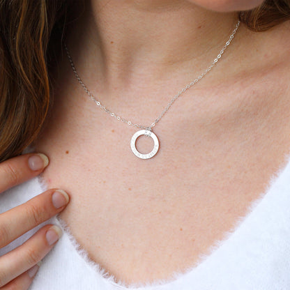 Collier personnalisé en argent sterling avec cercle coordonné