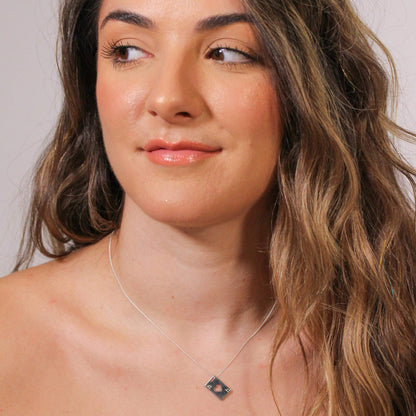 Collier personnalisé en argent sterling avec initiales de carte à jouer