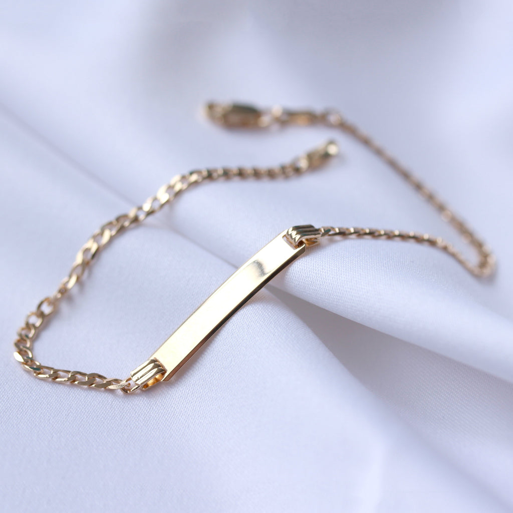 Bracelet d'identification en or 9 carats avec diamants taillés en diamants, 17,8 cm