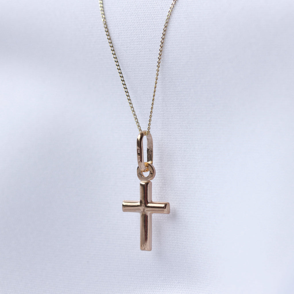 Collier croix unie en or jaune 9 carats - 50 à 55 cm