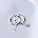 Petites boucles d'oreilles créoles à charnière en argent sterling avec breloque étoile de 12 mm