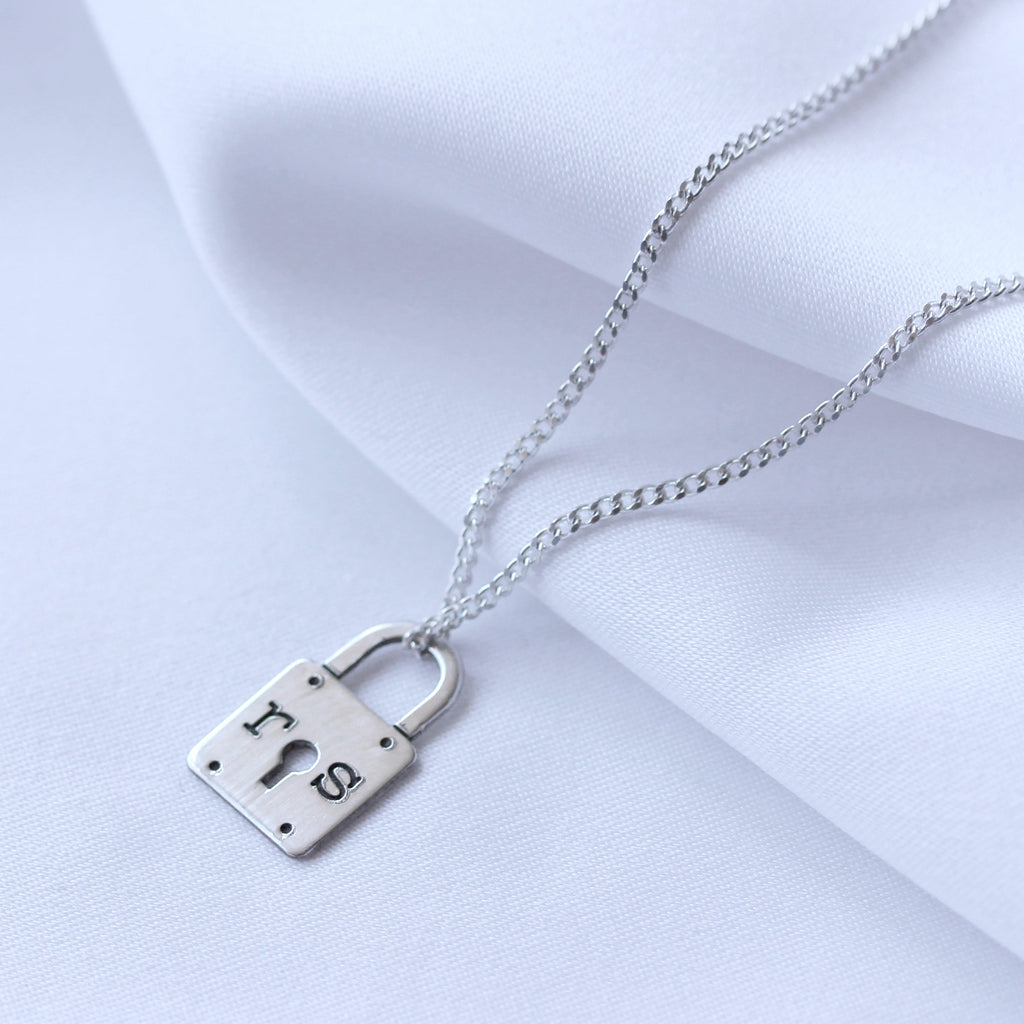 Collier sur mesure en argent sterling avec cadenas à trou de serrure de 40 à 71 cm