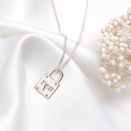Collier sur mesure en argent sterling avec cadenas à trou de serrure de 40 à 71 cm
