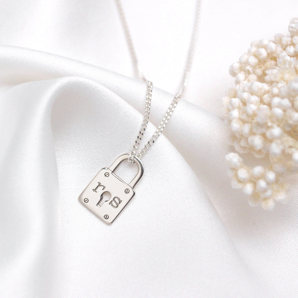 Collier sur mesure en argent sterling avec cadenas à trou de serrure de 40 à 71 cm