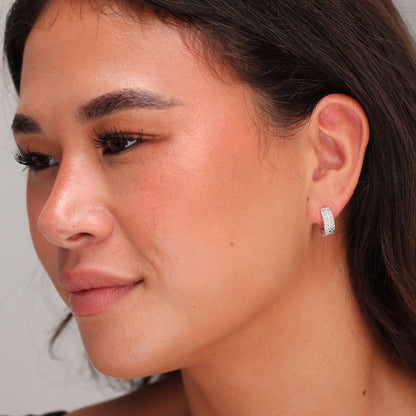 Petites boucles d'oreilles créoles doubles en argent sterling et zircones cubiques