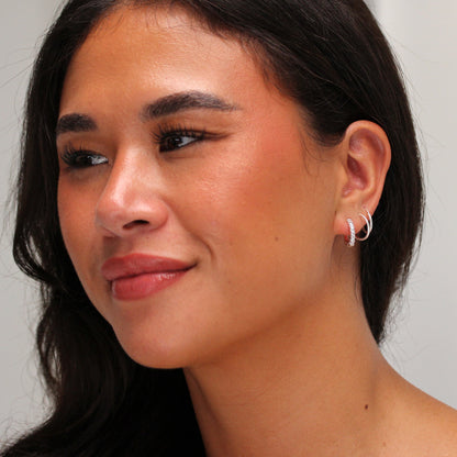 Boucles d'oreilles créoles en argent sterling avec barre en zircone cubique de 15 mm